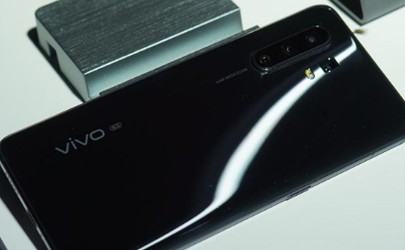 Can vivox30 play game cards? Can vivox30