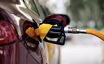 How to drive a car more fuel-efficiently