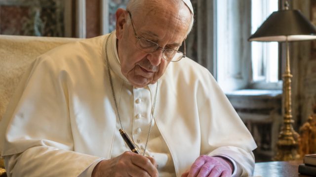 Pope Urges Reflection on Writi